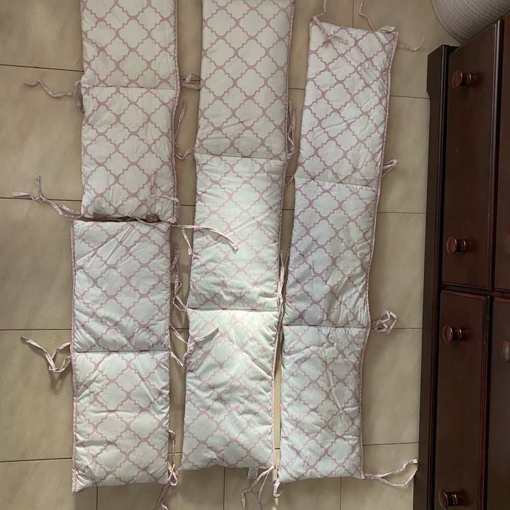 Trend Lab Baby Bedding - Picture 2 of 4